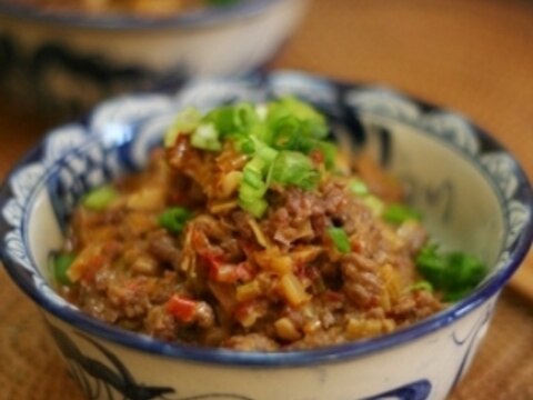 海外で中華！汁なしの坦々麺